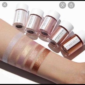 Anastasia Loose Pigment - Sand